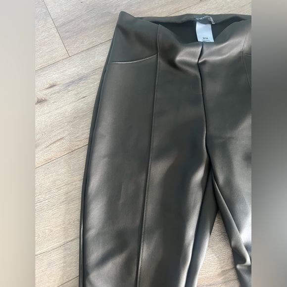 Faux Leather Leggings - Picture 7 of 9